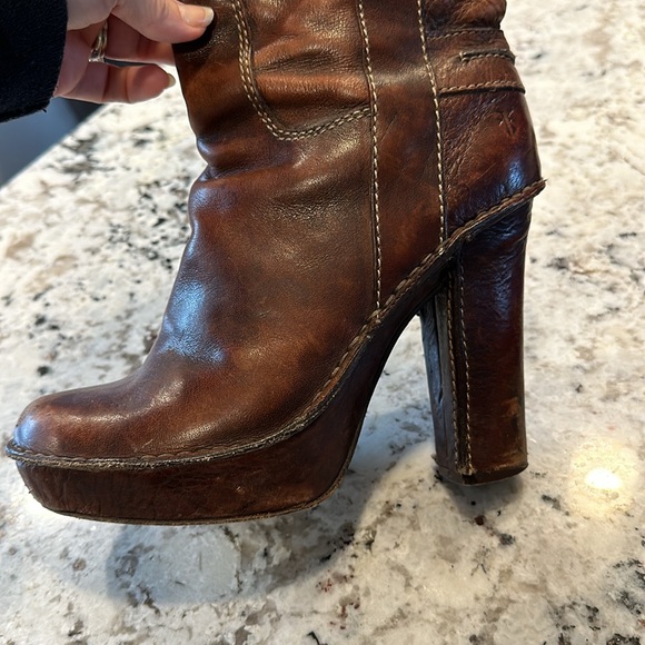 Frye Victoria mid distressed boots size 8.5 - Picture 10 of 15